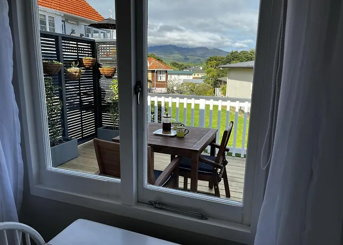 Raglan Retreat On Gilmour