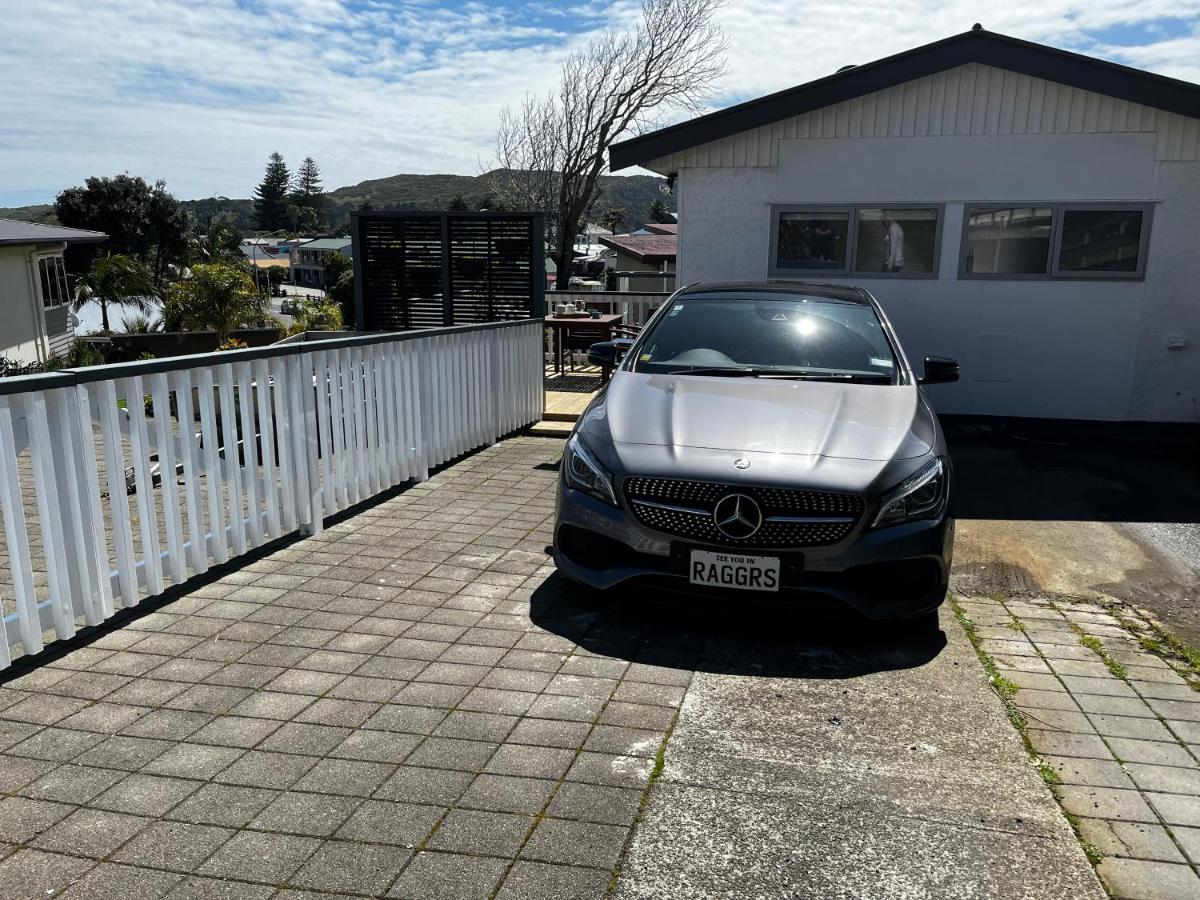 Retreat On Gilmour * Raglan